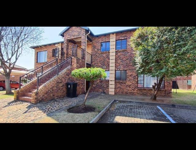 2 BEDROOM APARTMENT FOR SALE IN RAND COLLERIES